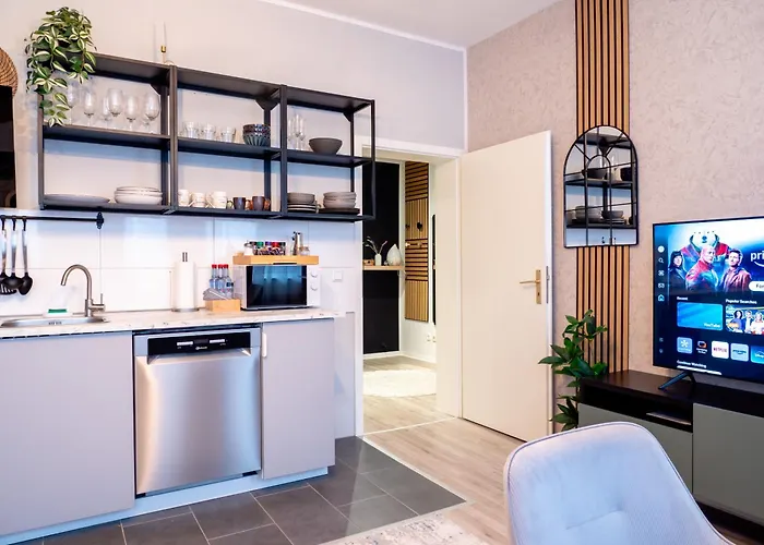 Queens Peak Apartments